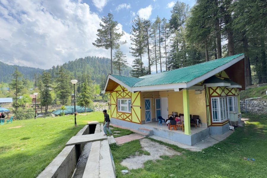 Mountain Escape in Gulmarg | Private Jacuzzi Suite