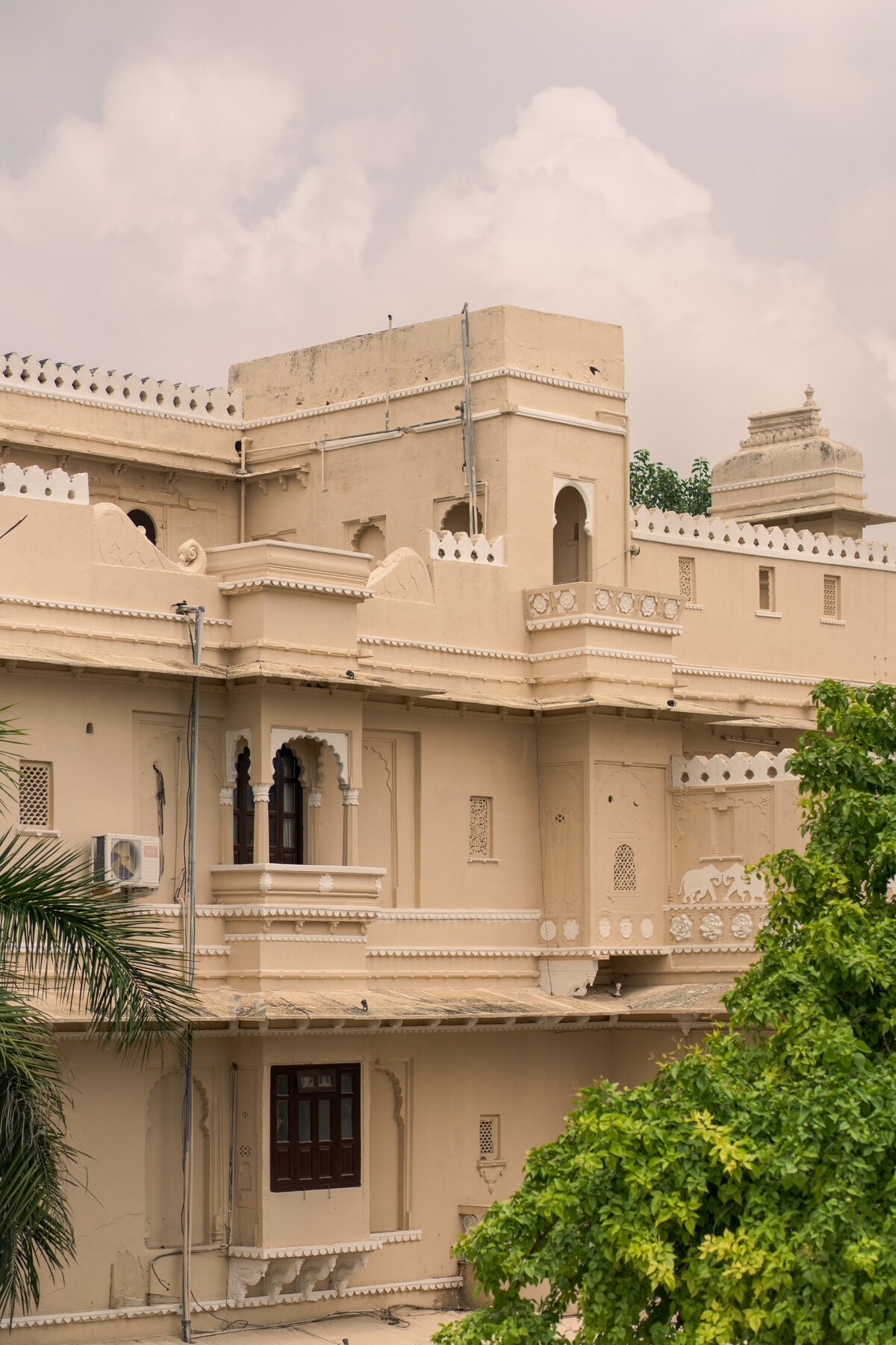 Royal palace of 15th Century in Rajasthan | Heritage stay near Udaipur