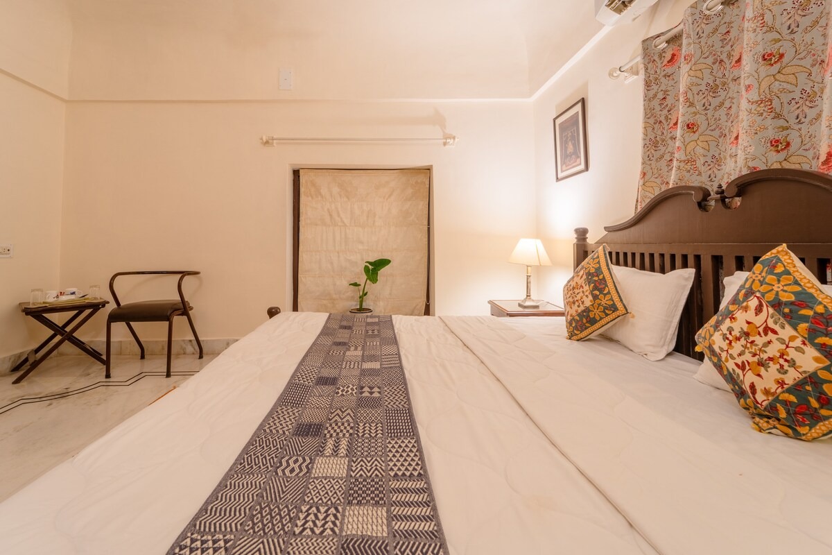 Royal palace of 15th Century in Rajasthan | Heritage stay near Udaipur