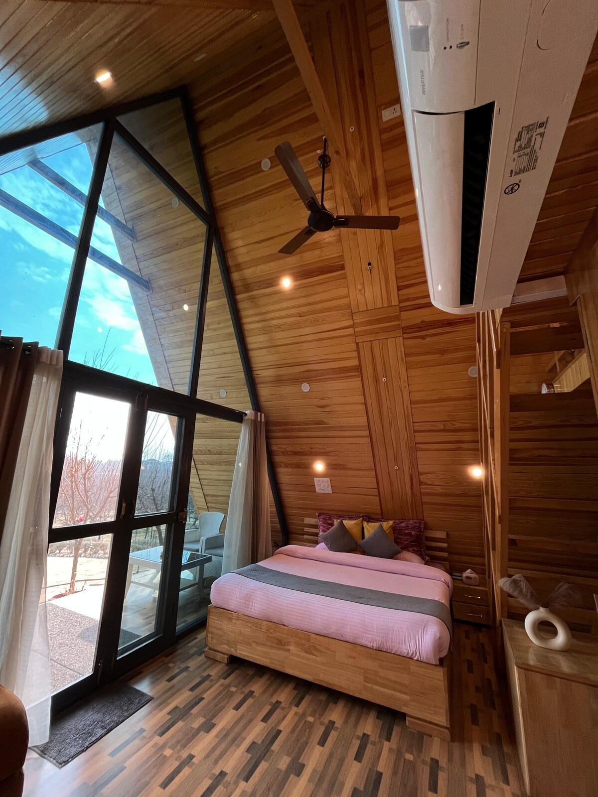 Cottage in Srinagar | Farmhouse in Jammu and Kashmir