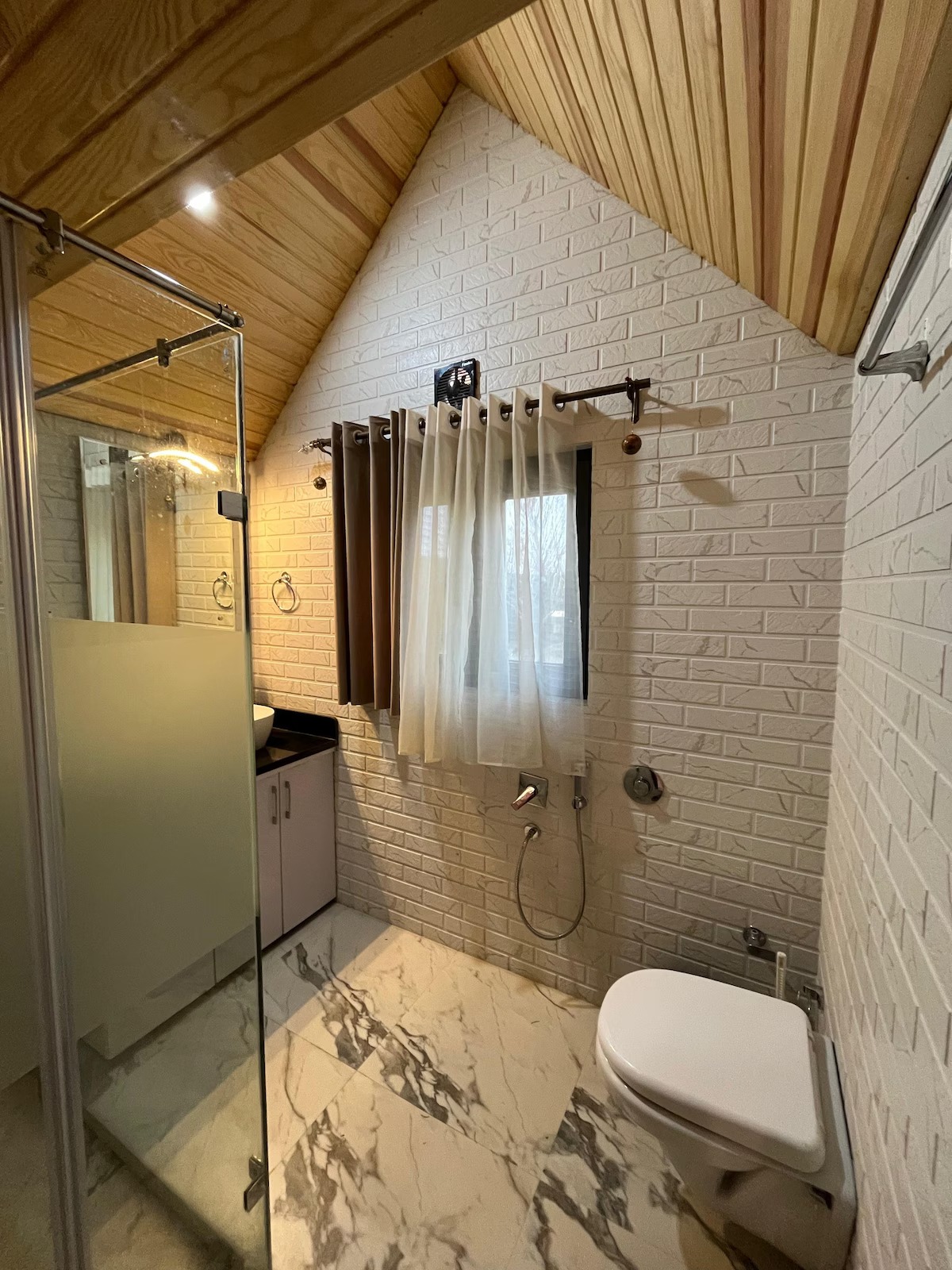 Cottage in Srinagar | Farmhouse in Jammu and Kashmir