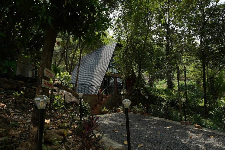 Charming A-Frame Forest Hideaway near Waterfalls