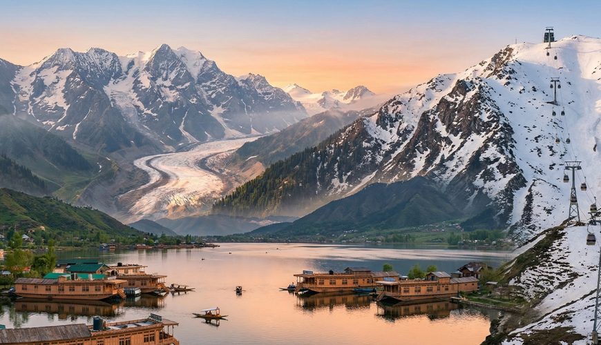 Kashmir’s Heavenly Canvas: Dal Lake Houseboats, Gulmarg Gondola Heights, and Sonmarg Glacier Magic