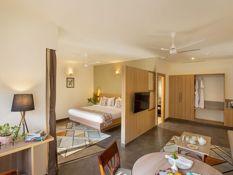 Suite Room with River and Hill view