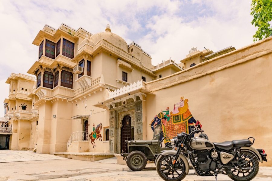 Hillside Stay near Fateh Sagar Lake