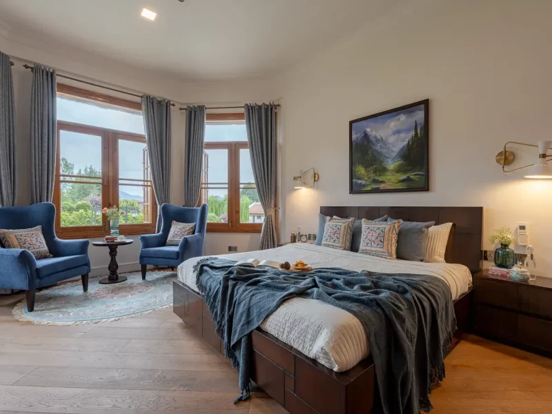 Heritage Villa near Dal Lake | Mountain view