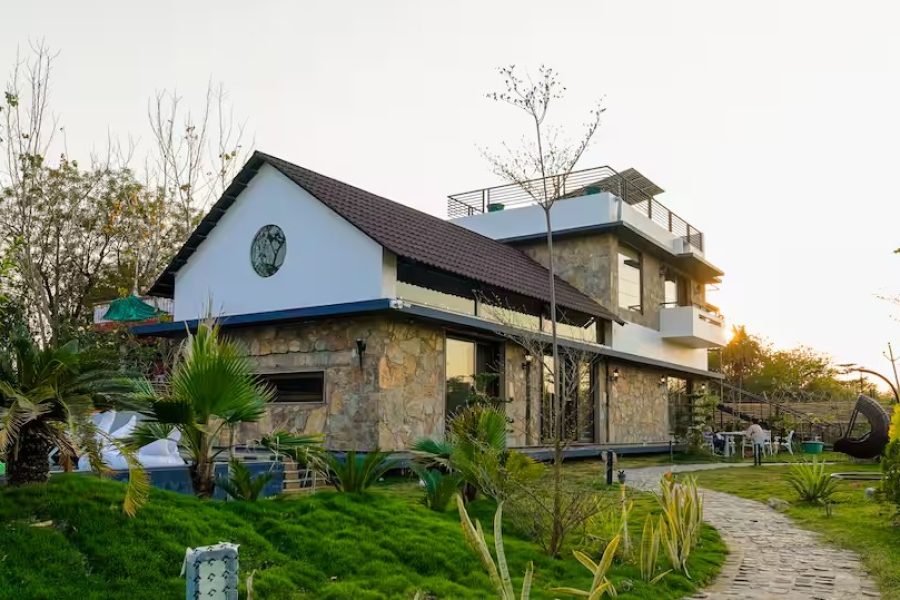 Hillside Stay near Fateh Sagar Lake
