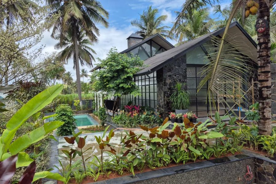 Private Villa with lake view in Bangalore