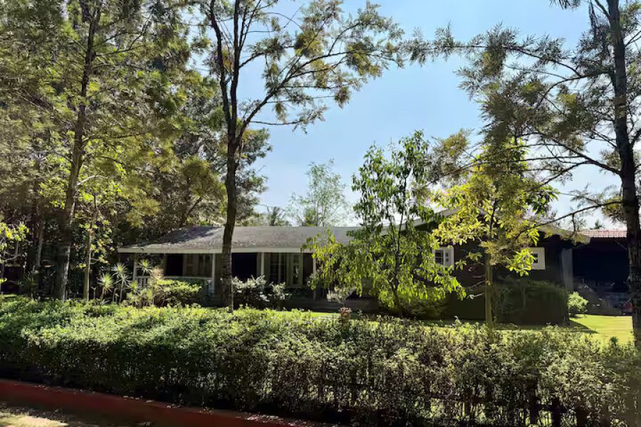 Private Villa with lake view in Bangalore