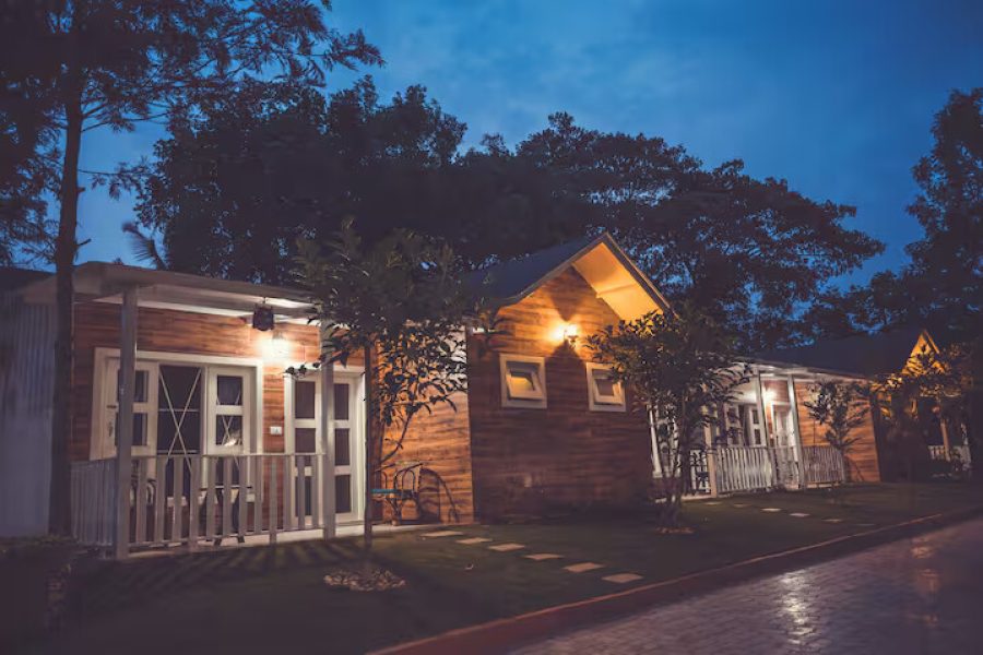 Private Villa with lake view in Bangalore
