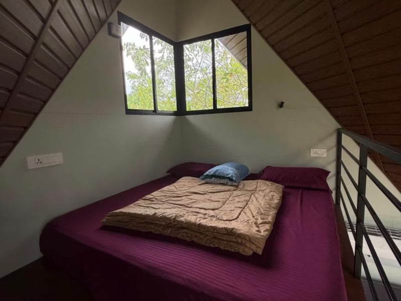 Charming Hexa Cabin nestled in the Woods