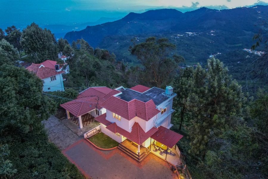 Elegant 2-Bedroom Suite | Quiet and Comfortable Retreat